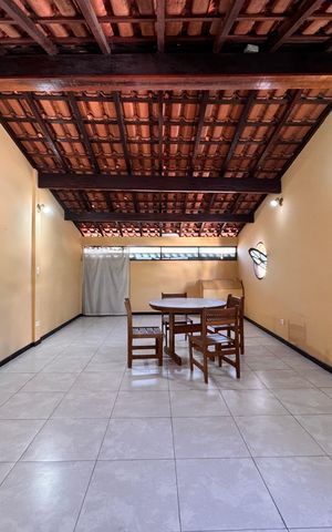 Casa para alugar com 350m², 3 quartos e 3 vagas Casa para alugar com 350m², 3 quartos e 3 vagasSótão