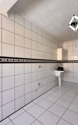 Casa para alugar com 350m², 3 quartos e 3 vagas Casa para alugar com 350m², 3 quartos e 3 vagasLavanderia