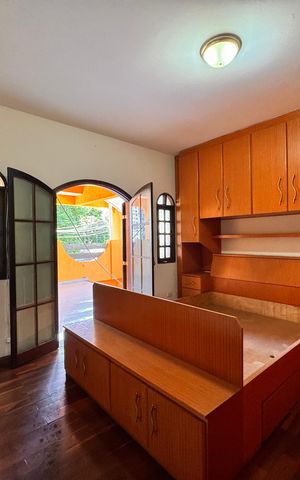Casa para alugar com 350m², 3 quartos e 3 vagas Casa para alugar com 350m², 3 quartos e 3 vagasQuarto 2