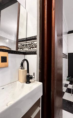 Casa para alugar com 350m², 3 quartos e 3 vagas Casa para alugar com 350m², 3 quartos e 3 vagasBanheiro