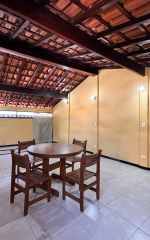 Casa para alugar com 350m², 3 quartos e 3 vagas Casa para alugar com 350m², 3 quartos e 3 vagasSótão