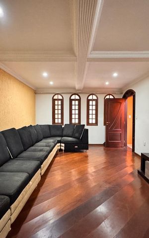 Casa para alugar com 350m², 3 quartos e 3 vagas Casa para alugar com 350m², 3 quartos e 3 vagasSala