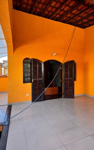 Casa para alugar com 350m², 3 quartos e 3 vagas Casa para alugar com 350m², 3 quartos e 3 vagasVaranda
