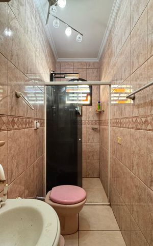 Casa para alugar com 350m², 3 quartos e 3 vagas Casa para alugar com 350m², 3 quartos e 3 vagasBanheiro 2