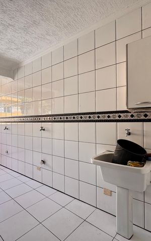 Casa para alugar com 350m², 3 quartos e 3 vagas Casa para alugar com 350m², 3 quartos e 3 vagasLavanderia