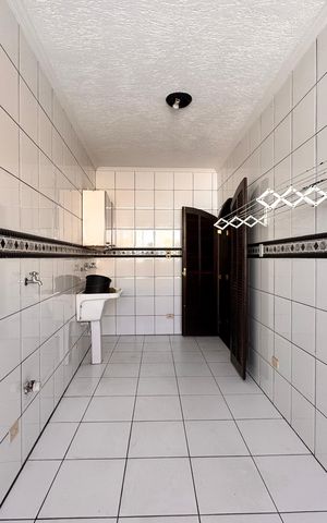 Casa para alugar com 350m², 3 quartos e 3 vagas Casa para alugar com 350m², 3 quartos e 3 vagasLavanderia