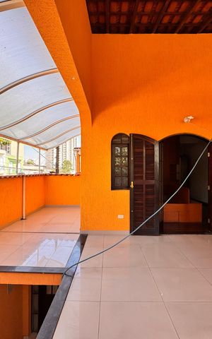 Casa para alugar com 350m², 3 quartos e 3 vagas Casa para alugar com 350m², 3 quartos e 3 vagasVaranda