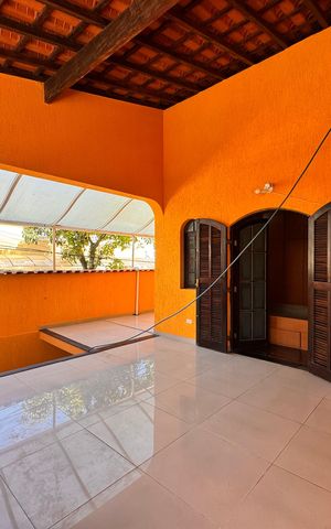 Casa para alugar com 350m², 3 quartos e 3 vagas Casa para alugar com 350m², 3 quartos e 3 vagasVaranda