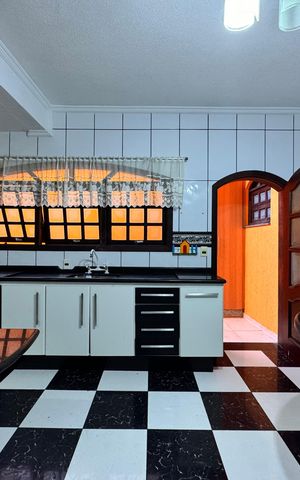 Casa para alugar com 350m², 3 quartos e 3 vagas Casa para alugar com 350m², 3 quartos e 3 vagasCozinha