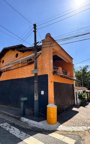 Casa para alugar com 350m², 3 quartos e 3 vagas Casa para alugar com 350m², 3 quartos e 3 vagasFachada