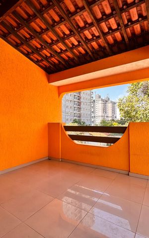 Casa para alugar com 350m², 3 quartos e 3 vagas Casa para alugar com 350m², 3 quartos e 3 vagasVaranda