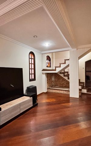Casa para alugar com 350m², 3 quartos e 3 vagas Casa para alugar com 350m², 3 quartos e 3 vagasSala