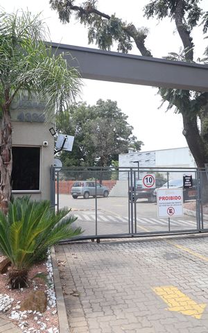 Apartamento para alugar com 50m², 2 quartos e 1 vagaFachada e portaria