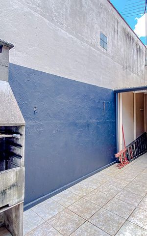 Casa à venda com 90m², 2 quartos e sem vagaÁrea externa