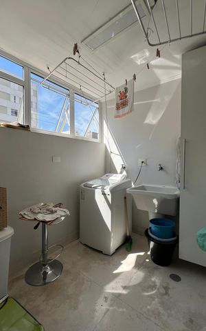 Apartamento à venda com 145m², 3 quartos e 2 vagas Apartamento à venda com 145m², 3 quartos e 2 vagasÁrea de Serviço