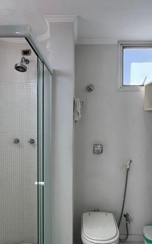 Apartamento à venda com 145m², 3 quartos e 2 vagas Apartamento à venda com 145m², 3 quartos e 2 vagasBanheiro da Suíte