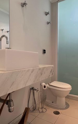 Apartamento à venda com 145m², 3 quartos e 2 vagas Apartamento à venda com 145m², 3 quartos e 2 vagasBanheiro