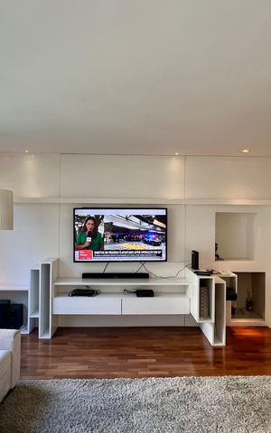 Apartamento à venda com 145m², 3 quartos e 2 vagas Apartamento à venda com 145m², 3 quartos e 2 vagasSala de TV