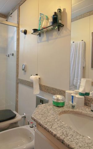 Apartamento à venda com 100m², 3 quartos e 2 vagasBanheiro da Suíte