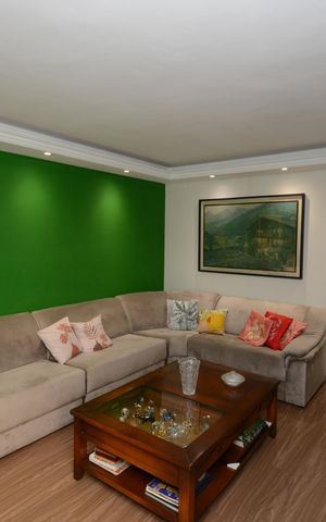 Casa à venda com 220m², 3 quartos e 2 vagasSala