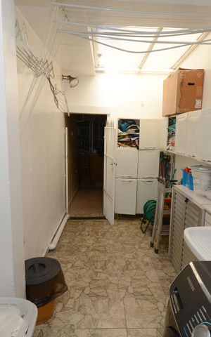 Casa à venda com 220m², 3 quartos e 2 vagasÁrea de Serviço