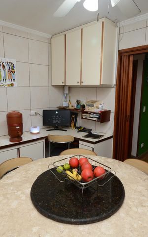 Casa à venda com 220m², 3 quartos e 2 vagasCopa