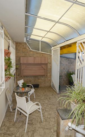 Casa à venda com 220m², 3 quartos e 2 vagasTerraço