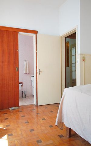 Casa à venda com 254m², 3 quartos e 10 vagasQuarto 1 - Suíte