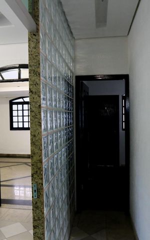 Casa à venda com 300m², 5 quartos e 2 vagas Casa à venda com 300m², 5 quartos e 2 vagasCorredor