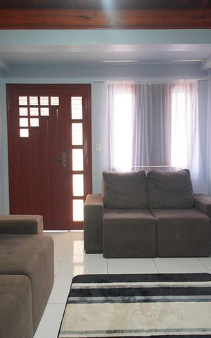 Casa à venda com 150m², 3 quartos e 2 vagas Casa à venda com 150m², 3 quartos e 2 vagasSala