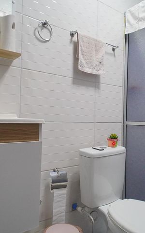 Casa à venda com 150m², 3 quartos e 2 vagas Casa à venda com 150m², 3 quartos e 2 vagasBanheiro