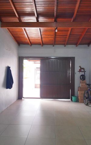 Casa à venda com 150m², 3 quartos e 2 vagas Casa à venda com 150m², 3 quartos e 2 vagasGaragem