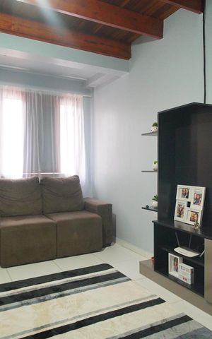 Casa à venda com 150m², 3 quartos e 2 vagas Casa à venda com 150m², 3 quartos e 2 vagasSala