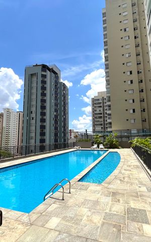 Apartamento à venda com 67m², 2 quartos e 2 vagas Apartamento à venda com 67m², 2 quartos e 2 vagasÁrea comum - Piscina