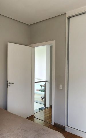 Casa de condomínio à venda com 275m², 3 quartos e 4 vagas Casa de condomínio à venda com 275m², 3 quartos e 4 vagasQuarto