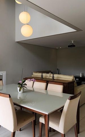 Casa de condomínio à venda com 275m², 3 quartos e 4 vagas Casa de condomínio à venda com 275m², 3 quartos e 4 vagasSala