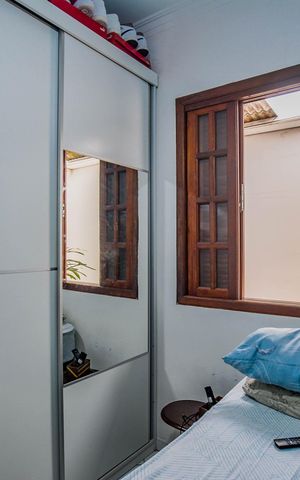 Casa à venda com 200m², 5 quartos e 2 vagas Casa à venda com 200m², 5 quartos e 2 vagasQuarto 2