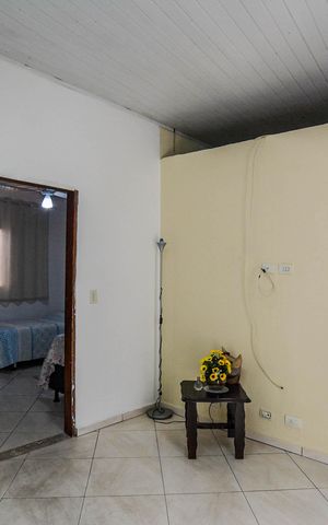 Casa à venda com 200m², 5 quartos e 2 vagas Casa à venda com 200m², 5 quartos e 2 vagasEdícula
