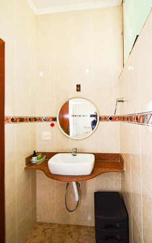 Casa à venda com 314m², 7 quartos e 4 vagas Casa à venda com 314m², 7 quartos e 4 vagasBanheiro suite