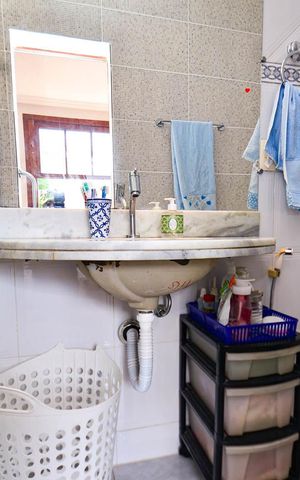 Casa à venda com 314m², 7 quartos e 4 vagas Casa à venda com 314m², 7 quartos e 4 vagasBanheiro suite