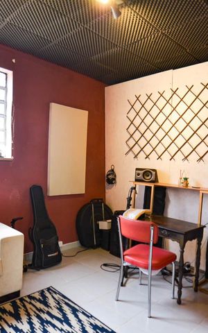 Casa à venda com 314m², 7 quartos e 4 vagas Casa à venda com 314m², 7 quartos e 4 vagasQuarto7
