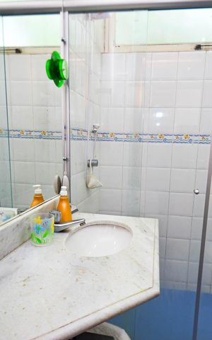 Casa à venda com 314m², 7 quartos e 4 vagas Casa à venda com 314m², 7 quartos e 4 vagasBanheiro social