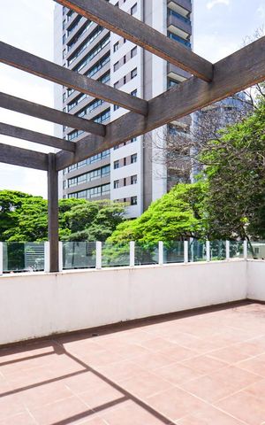 Casa à venda com 314m², 7 quartos e 4 vagas Casa à venda com 314m², 7 quartos e 4 vagasVaranda