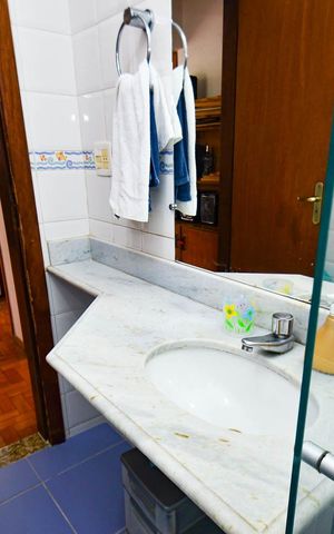 Casa à venda com 314m², 7 quartos e 4 vagas Casa à venda com 314m², 7 quartos e 4 vagasBanheiro social