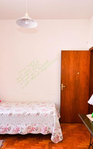Casa à venda com 314m², 7 quartos e 4 vagas Casa à venda com 314m², 7 quartos e 4 vagasQuarto5