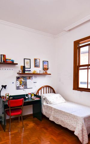 Casa à venda com 314m², 7 quartos e 4 vagas Casa à venda com 314m², 7 quartos e 4 vagasQuarto6