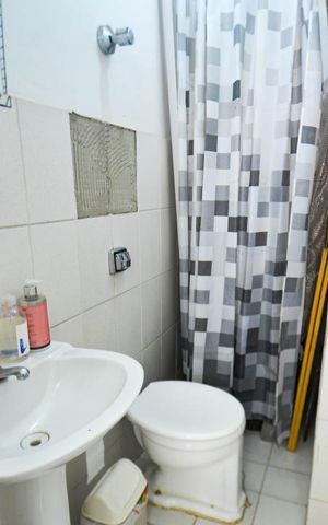 Casa à venda com 314m², 7 quartos e 4 vagas Casa à venda com 314m², 7 quartos e 4 vagasBanheiro social
