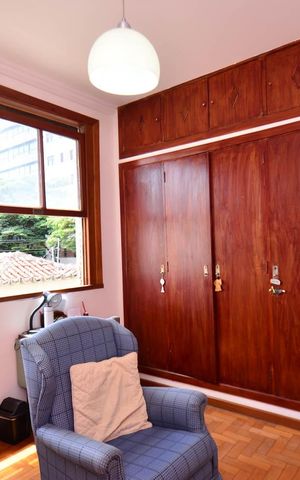 Casa à venda com 314m², 7 quartos e 4 vagas Casa à venda com 314m², 7 quartos e 4 vagasQuarto1