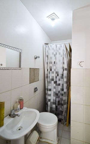 Casa à venda com 314m², 7 quartos e 4 vagas Casa à venda com 314m², 7 quartos e 4 vagasBanheiro social