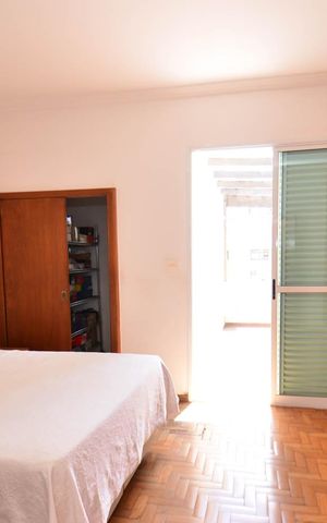 Casa à venda com 314m², 7 quartos e 4 vagas Casa à venda com 314m², 7 quartos e 4 vagasQuarto5